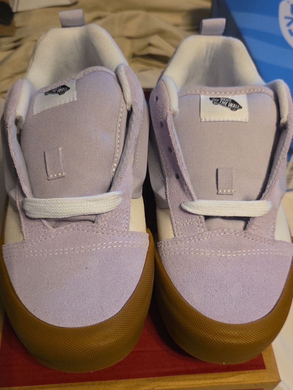Vans Knu Skool-Size 6½ Junior/8 Womens Lavender and White Sneakers with Gum Sole